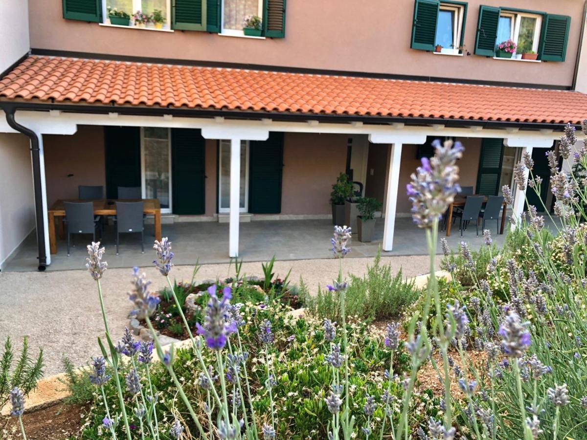 Apartments Dona Cres Exterior foto