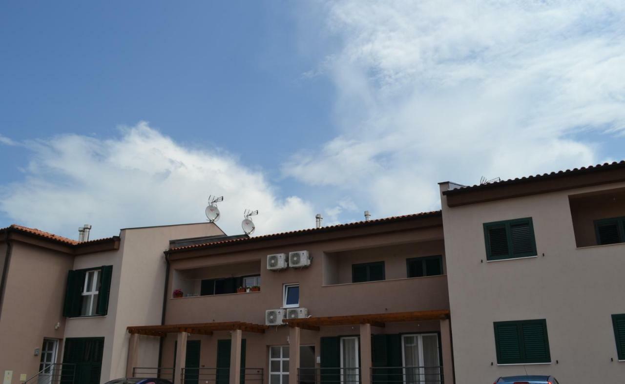 Apartments Dona Cres Exterior foto